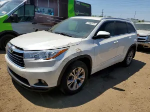 Toyota Highlander 3.5L 6 2015