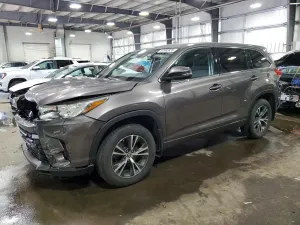 Toyota Highlander 3.5L 6 2017