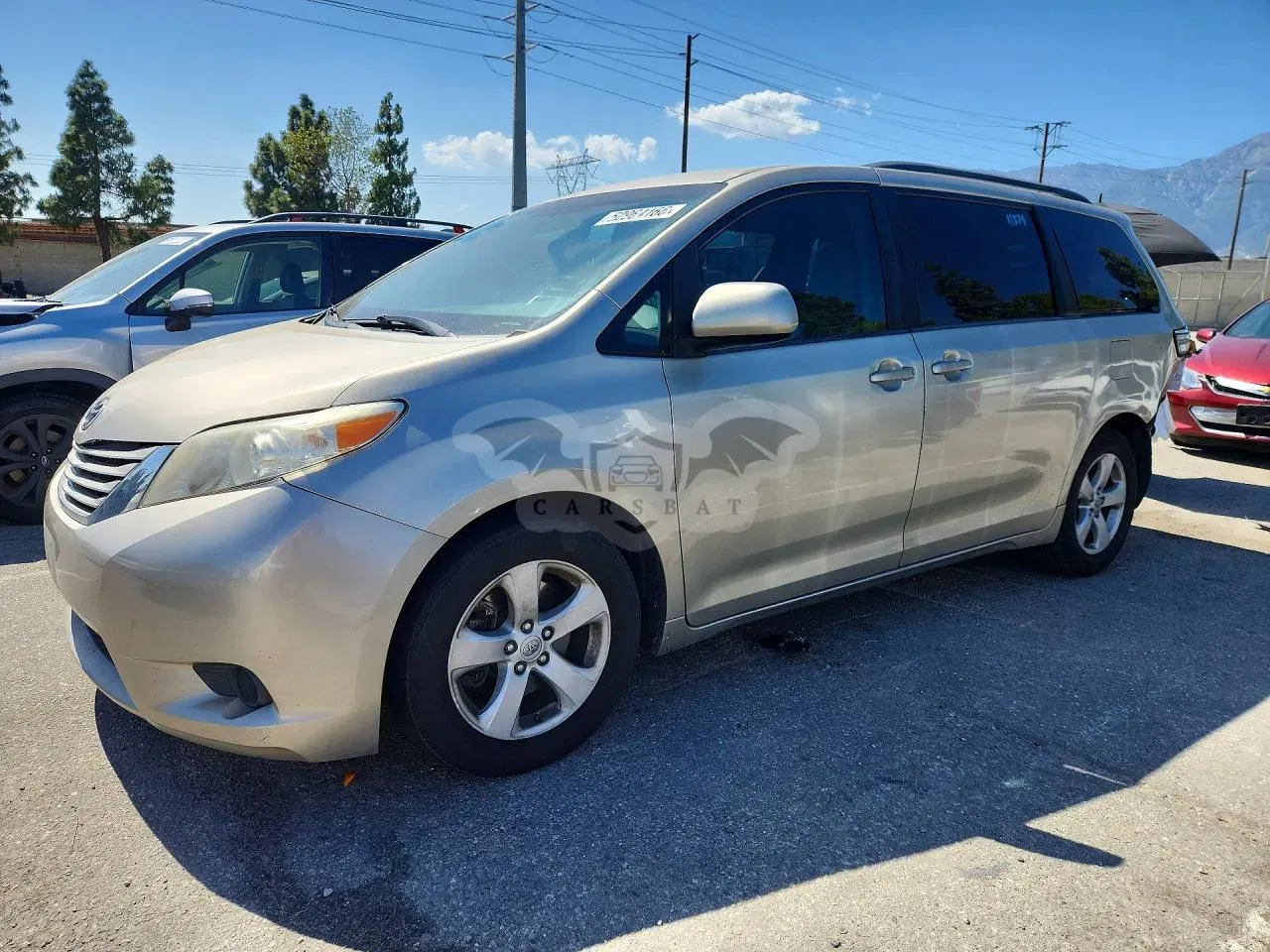 Toyota Sienna 3.5L 6 2016