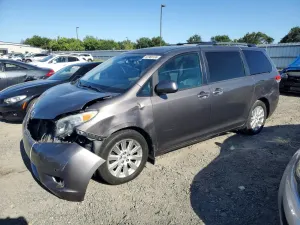 Toyota Sienna 3.5L 6 2011