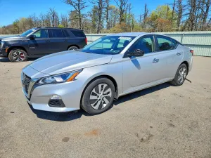 Nissan Altima 2.5L 4 2020