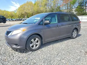 Toyota Sienna 3.5L 6 2011