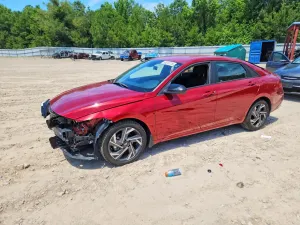 Hyundai Elantra 2.0L 4 2025