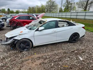 Hyundai Elantra 2.0L 4 2021
