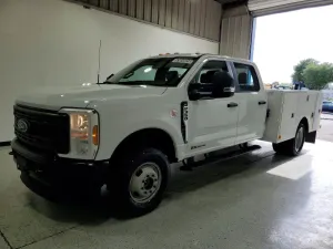 Ford F-350 6.7L 8 2025