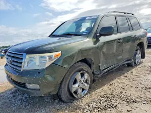 Toyota Land Cruiser 5.7L 8 2011