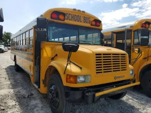 International 3000 8 1990