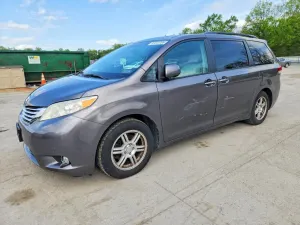 Toyota Sienna 3.5L 6 2012