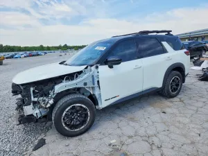 Nissan Pathfinder 3.5L 6 2024