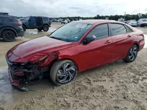 Hyundai Elantra 2.0L 4 2025