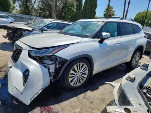 Toyota Highlander 3.5L 6 2022