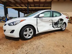 Hyundai Elantra 1.8L 4 2013