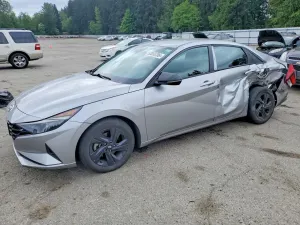 Hyundai Elantra 2.0L 4 2021