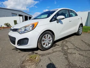 Kia Rio 1.6L 4 2013