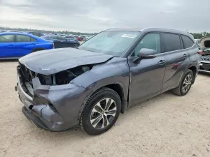 Toyota Highlander 2.4L 4 2023