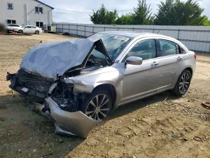 Chrysler 200 2.4L 4 2013