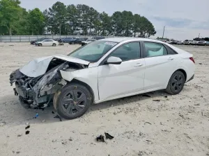 Hyundai Elantra 2.0L 4 2022