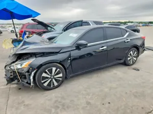 Nissan Altima 2.5L 4 2021