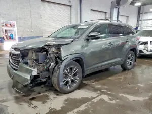 Toyota Highlander 3.5L 6 2016