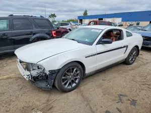 Ford Mustang 3.7L 6 2012