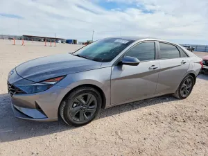 Hyundai Elantra 2.0L 4 2022