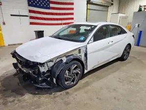 Hyundai Elantra 2.0L 4 2025