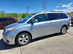 Toyota Sienna 3.5L 6 2013