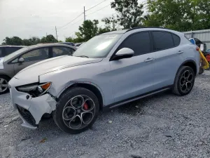 Alfa Romeo Stelvio 2.0L 4 2022