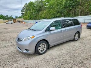 Toyota Sienna 3.5L 6 2013