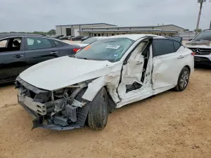 Nissan Altima 2.5L 4 2019