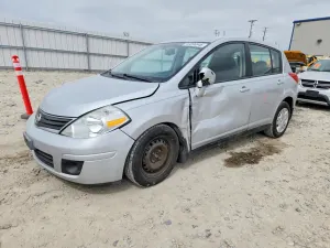 Nissan Versa 1.8L 4 2010