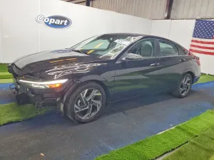 Hyundai Elantra 2.0L 4 2025