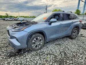 Toyota Highlander 3.5L 6 2021