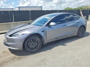 Tesla Model 3 2025