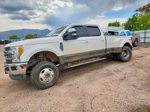 Ford F-350 6.7L 8 2017