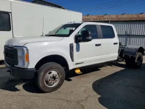 Ford F-350 6.7L 8 2023