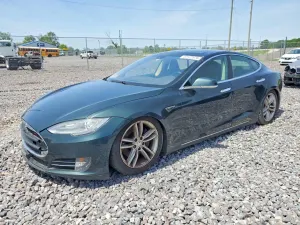 Tesla Model S 2014
