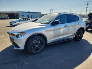 Alfa Romeo Stelvio 2.0L 4 2021