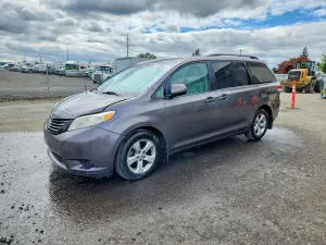 Toyota Sienna 3.5L 6 2014