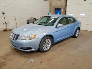 Chrysler 200 2.4L 4 2013