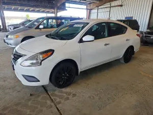 Nissan Versa 1.6L 4 2015