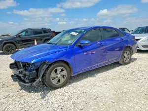 Hyundai Elantra 2.0L 4 2024