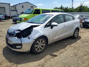 Kia Rio 1.6L 4 2013