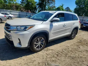 Toyota Highlander 3.5L 6 2019