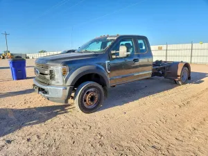 Ford F-450 6.7L 8 2019