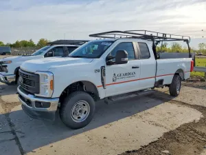 Ford F-250 6.8L 8 2025