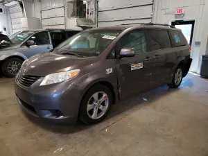Toyota Sienna 3.5L 6 2014