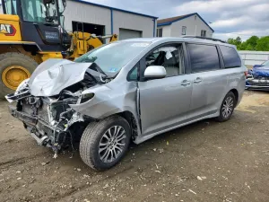 Toyota Sienna 3.5L 6 2019