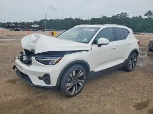 Volvo XC40 2.0L 4 2023