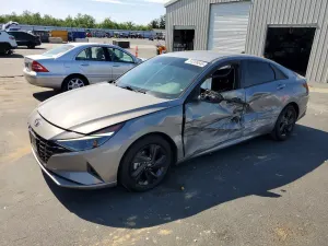 Hyundai Elantra 2.0L 4 2021
